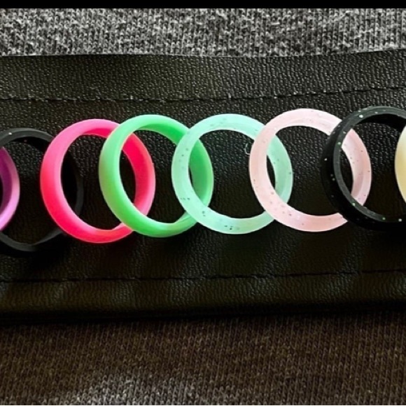 Silicone Ring Set size 8 - Picture 2 of 2
